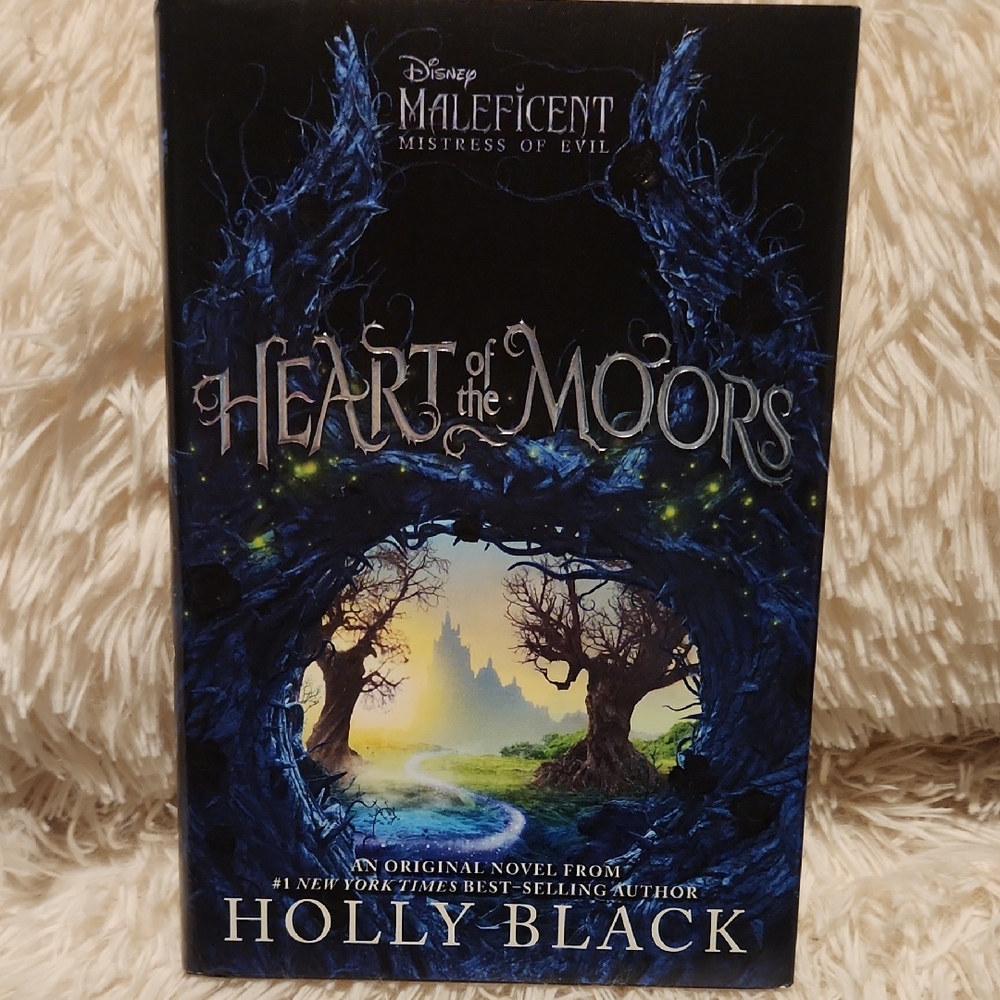 Disney Maleficent Mistress of Evil Book - Blue and Black